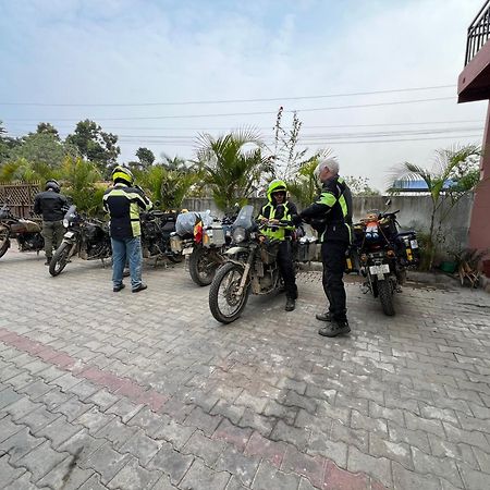 Ama Garden Sauraha Hotel Exterior photo